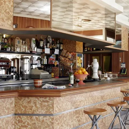 La Ruta Otel *